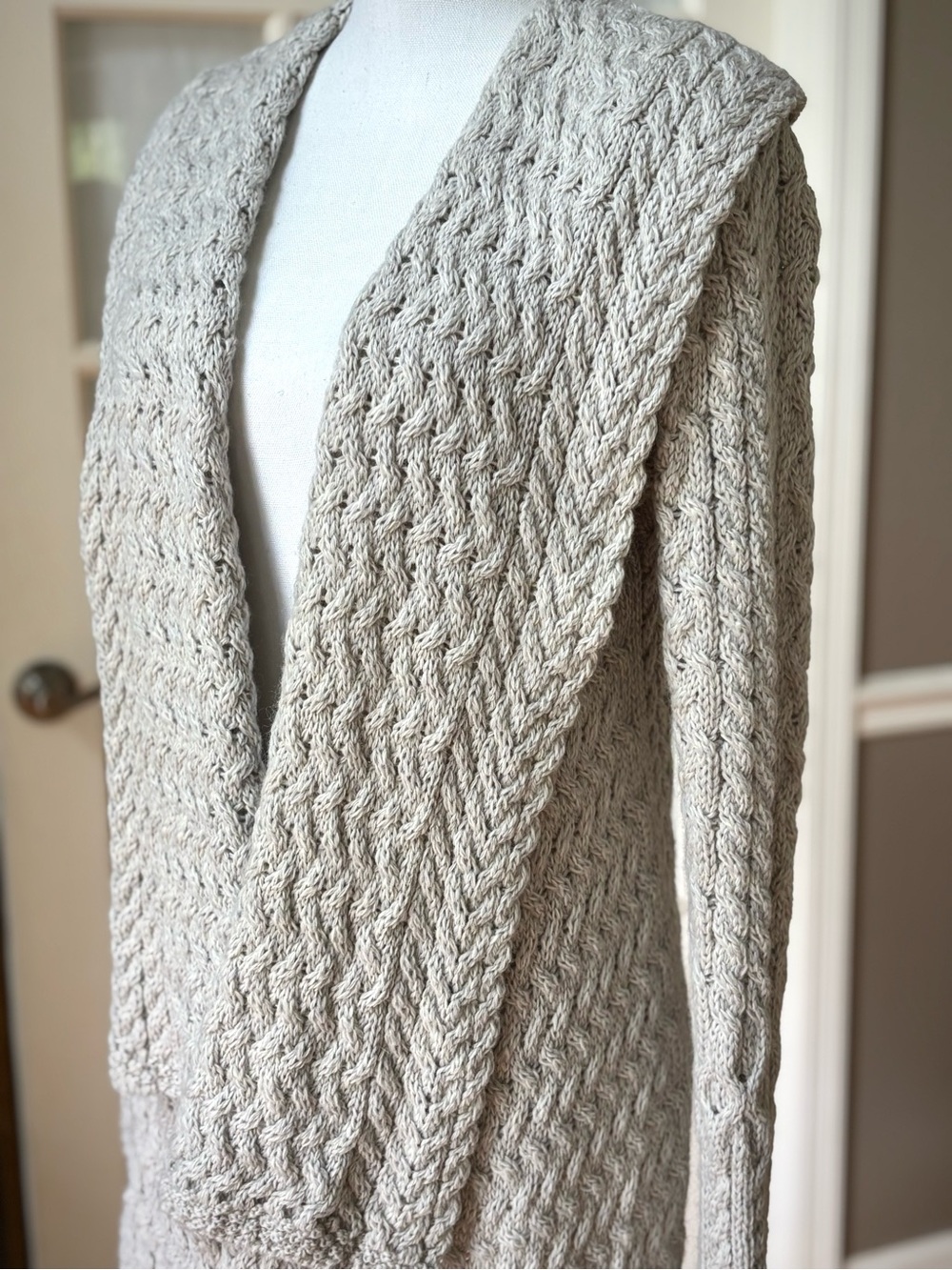 Aran Sweater Market Waterfall Cable Cardigan 100% Virgin Wool Ireland M - Picture 4 of 13